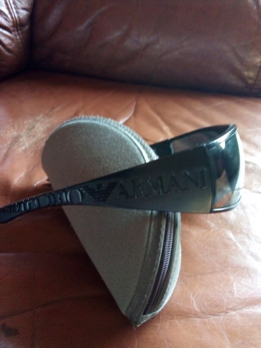 Oculos de sol + caixa