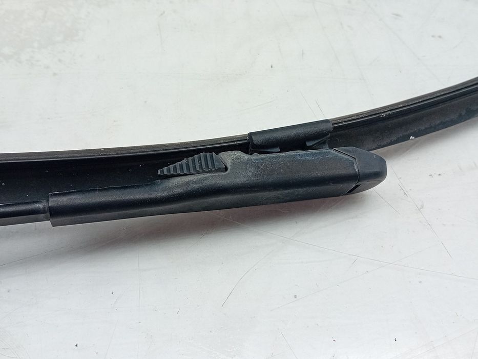 Haste / braço de escova limpa vidros frente direita BMW 3 (F30, F80)