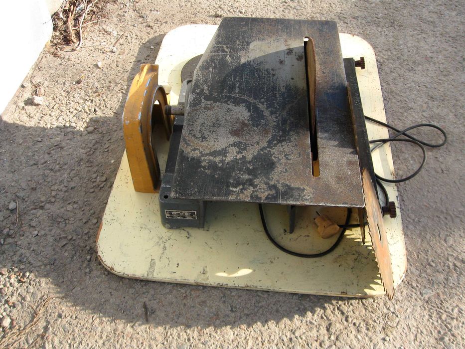 Пила-точило электрическая бытовая ЭОЛИТ 1994 г. в отличном состоянии