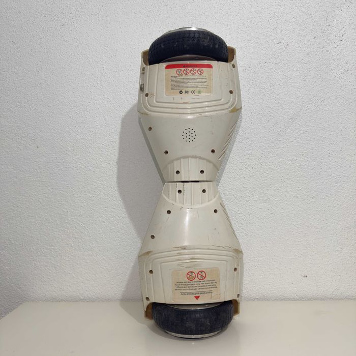 Hoverboard Branca c/ Bluetooth e LEDs (Sem Carregador)