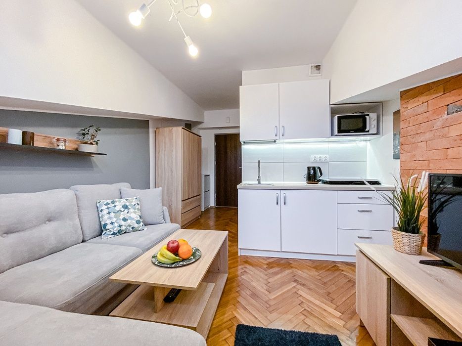 Kawalerka w centrum - krótkoterminowo/ 130zł od osoby(English below)