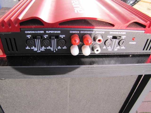 Auna C500.4 4-kanałowy wzmacniacz samochodowy - 4 x 65 W RMS, czerwony