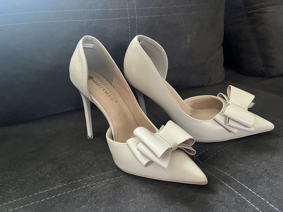 Продам туфлі