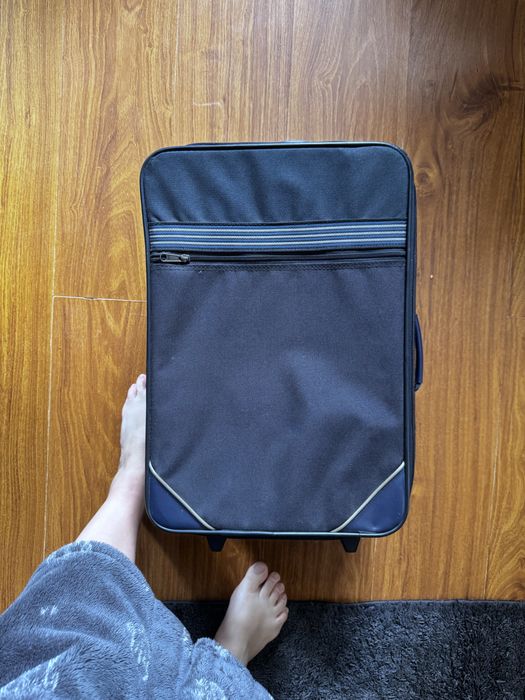 Продам маленькі чемодани