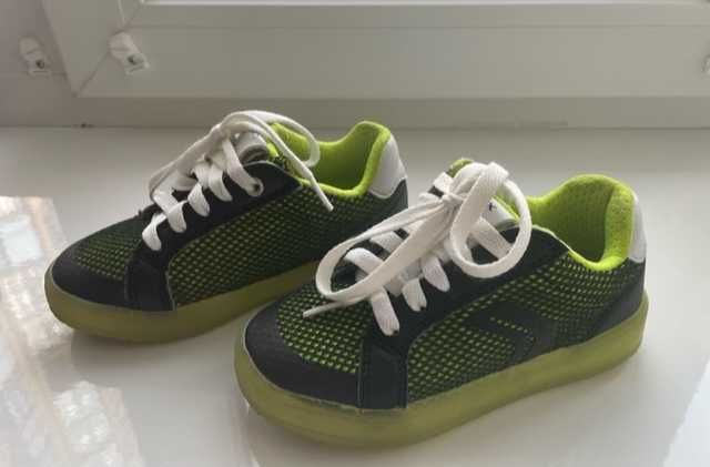 Демі ботинки geox із bluetooth розмір 28