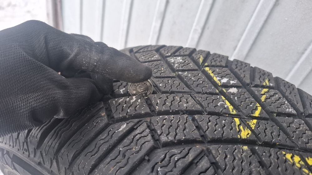 Продаю б/в Continental ContiVikingContact 7 225/50 R17 98T