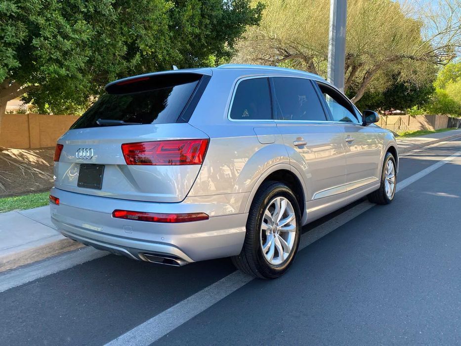 Audi Q7      2019