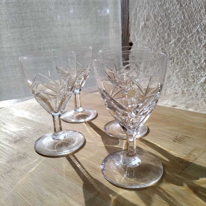 Conjunto de 4 Copos Antigos de Licor em Cristal – Colecionáveis