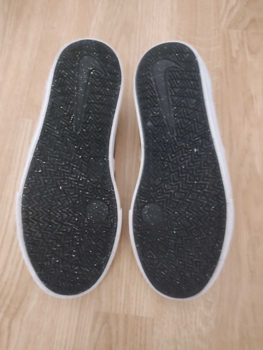 Ténis Nike SB Charge Canvas