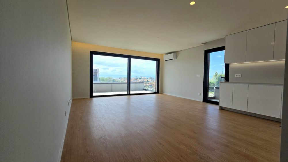 Apartamento T3 em Canidelo com vista mar