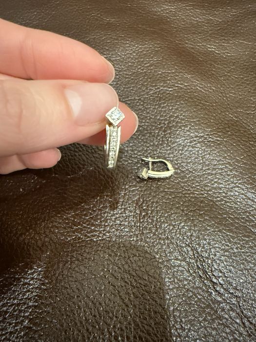 Золотые серьги с бриллиантами