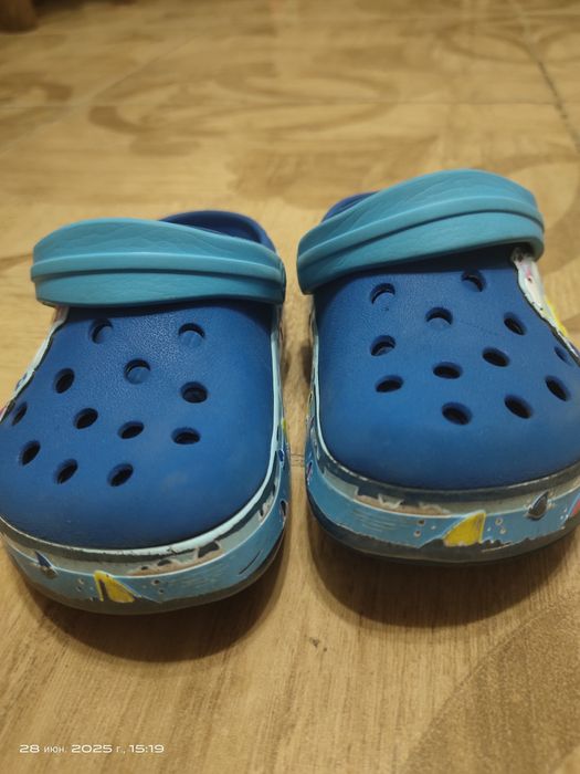 Crocs Беби Шарк с9