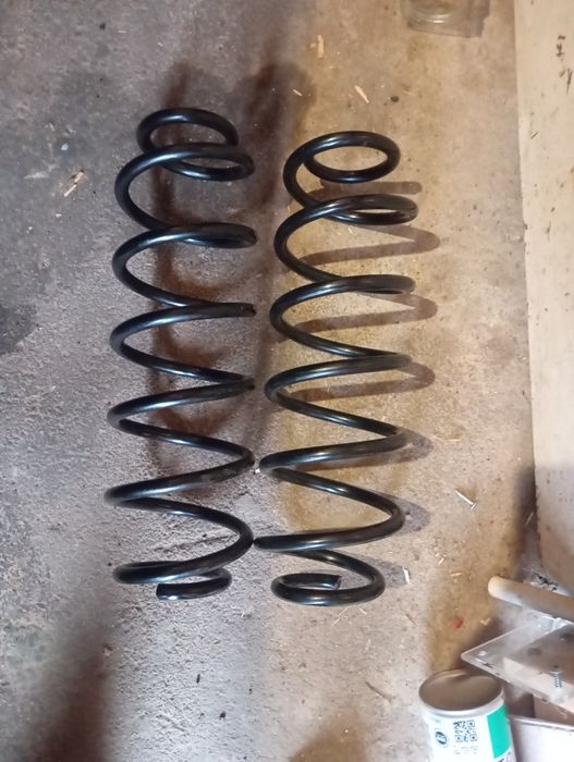 Продам пружини нові