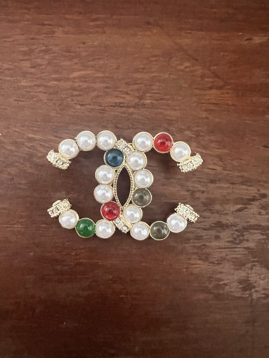 Pregadeira chanel