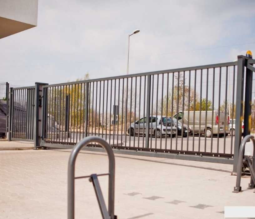 Montaż ogrodzeń panelowych/murowanych/betonowych