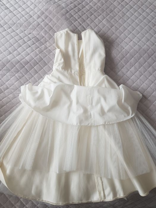 Elegancka dziewczęca sukieneczka księżniczki
