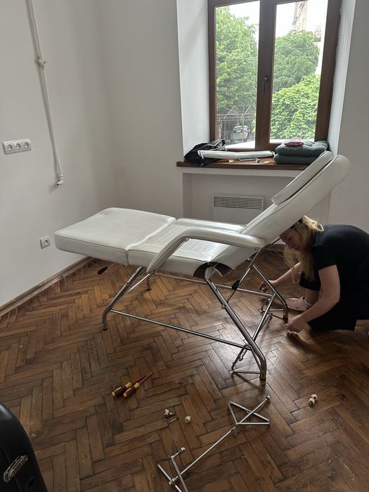 Кушетка для масажу, масажний стіл
