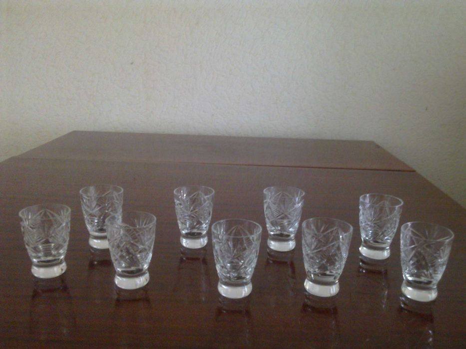 Вазы конфетницы хрусталь стопки рюмки хрустальные