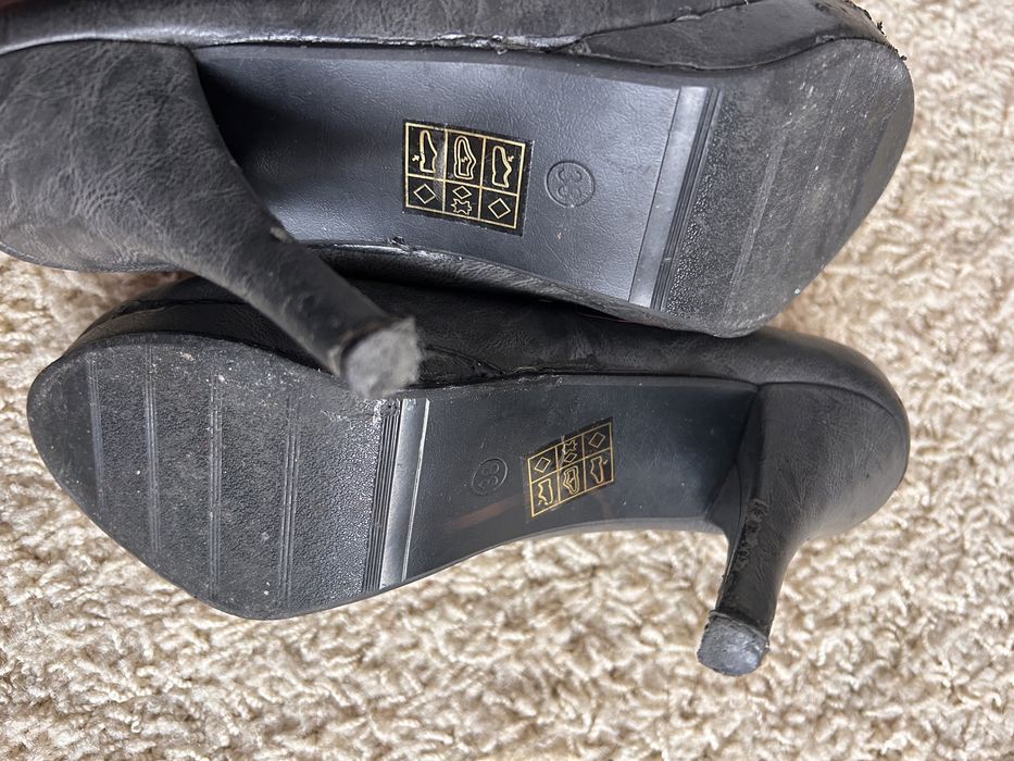 Szpilki nr 38 z ecoskory