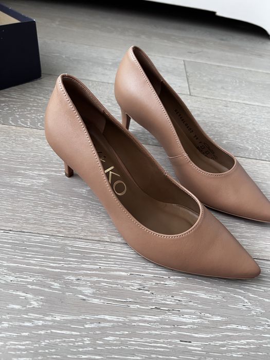 Нові шкіряні туфлі польського бренду