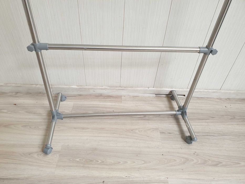 wieszak nierdzewny regulowany wys. 176 cm  składany