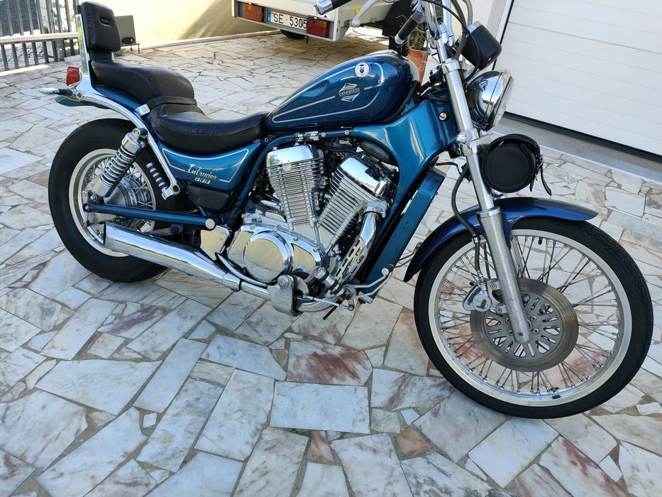 Suzuki intruder vs800