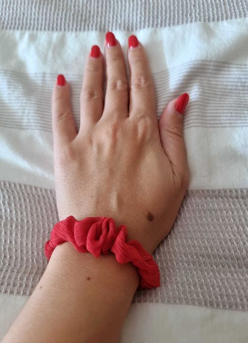 Conjunto de três pulseiras/ elásticos