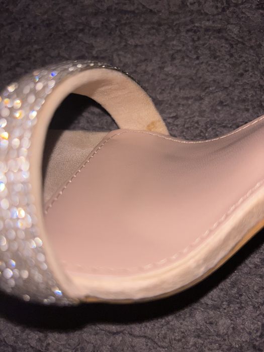 Гарні, стильні, жіночі туфлі