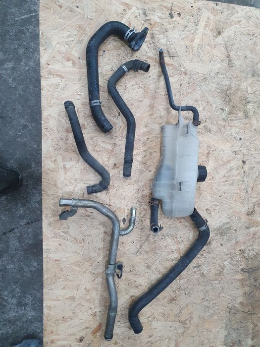 Magistrala króciec zbiorniczek wąż wodny Nissan Micra k12 1.2 04r