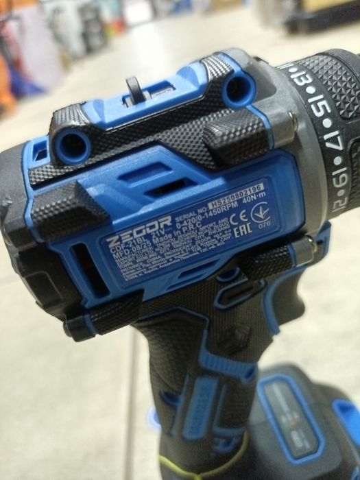 Шуруповерт аккумуляторный ZEGOR CDF-21BL (Brushless) — 21V