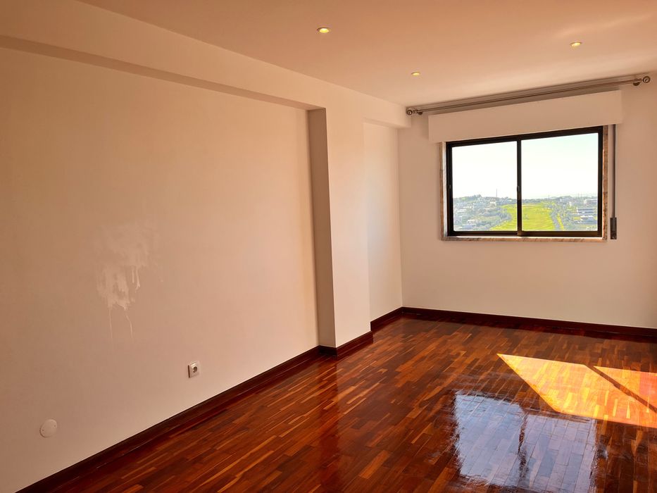 T2 Renovado | Vista Mar & Golfe  | 9.º Andar | Junto ao Taguspark