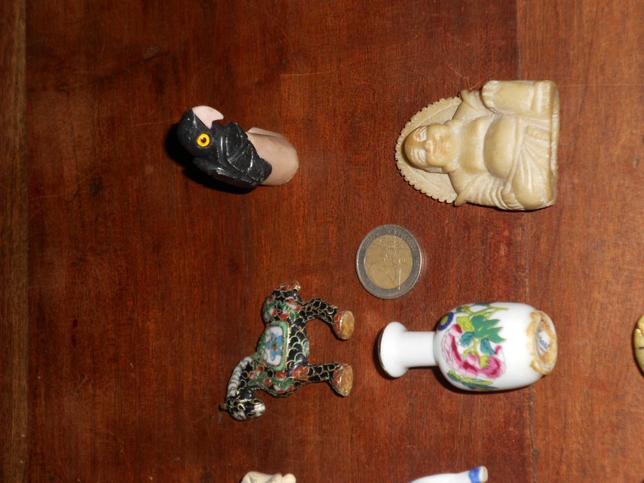 Miniaturas coleccionaveis diversas loiça latão e outros
