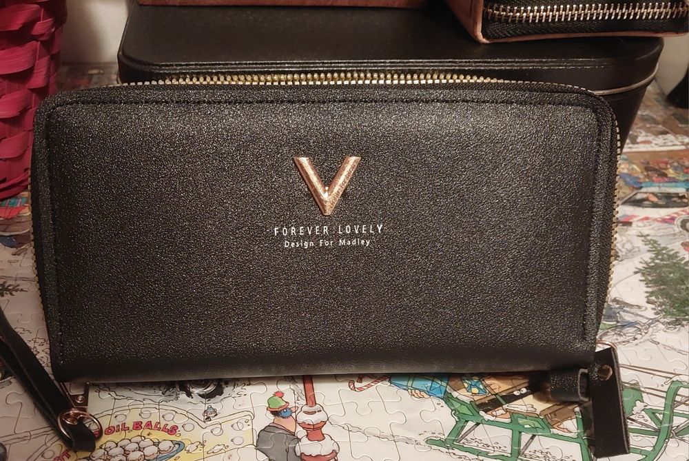 Carteira de senhora nova