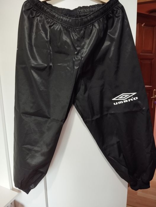 Spodnie dresowe 3/4 Umbro do wspinaczki XL