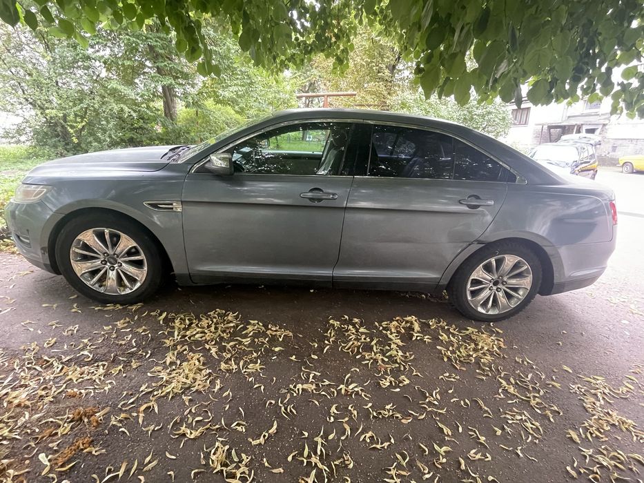 Продаеться Ford Taurus
