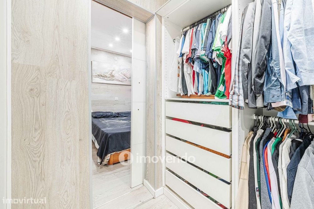 Apartamento T1+1, com logradouro grande, em Odivelas