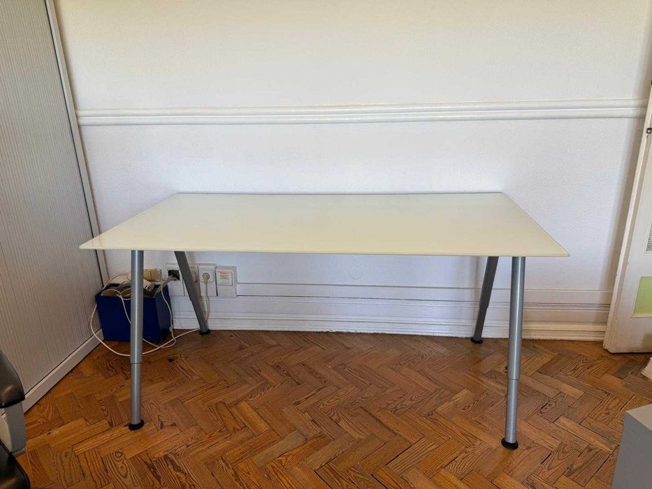 Mesa de Escritório em Vidro – Excelente Estado