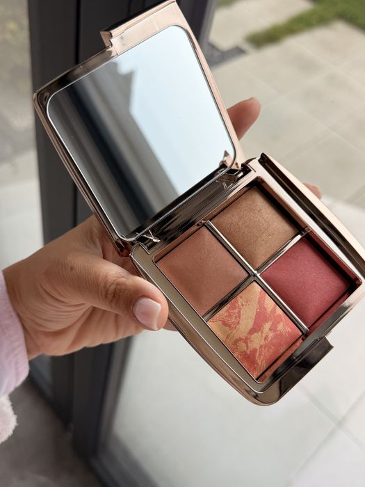 HOURGLASS AMBIENT lighting edit quad. Палетка четвірка 2025
