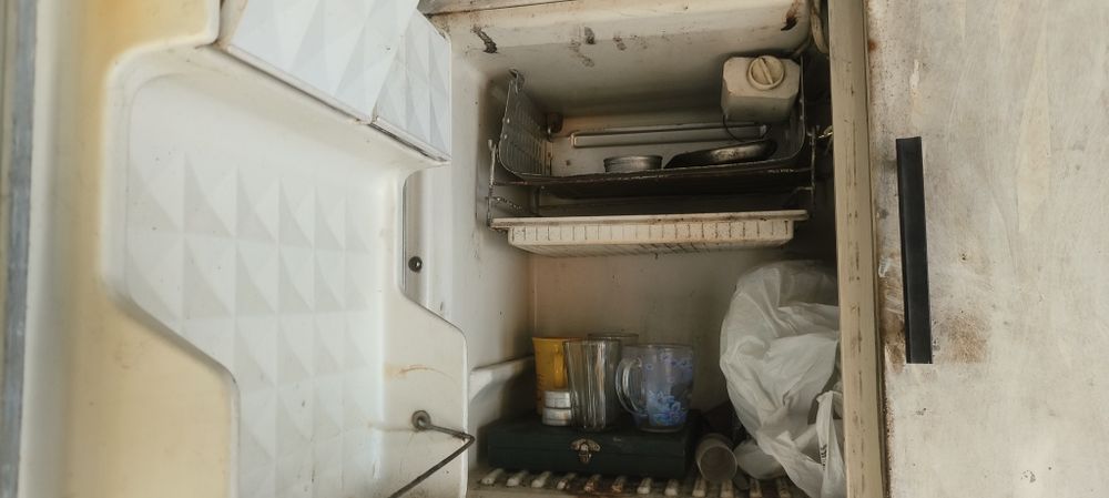 Продам старий холодильник Ліга
