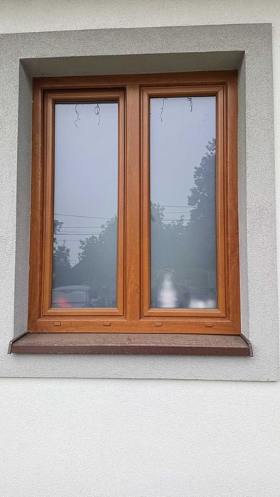 Okno złoty dąb  bardzo ładne z mleczną szybą