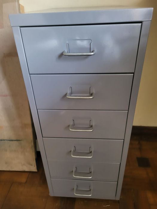 Móvel estilo industrial