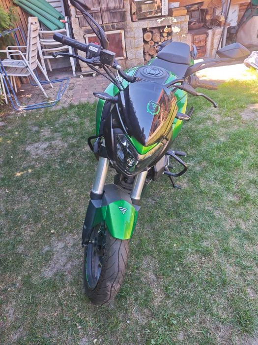 Motocykl szosowo-turystyczny Bajaj Dominar 400
