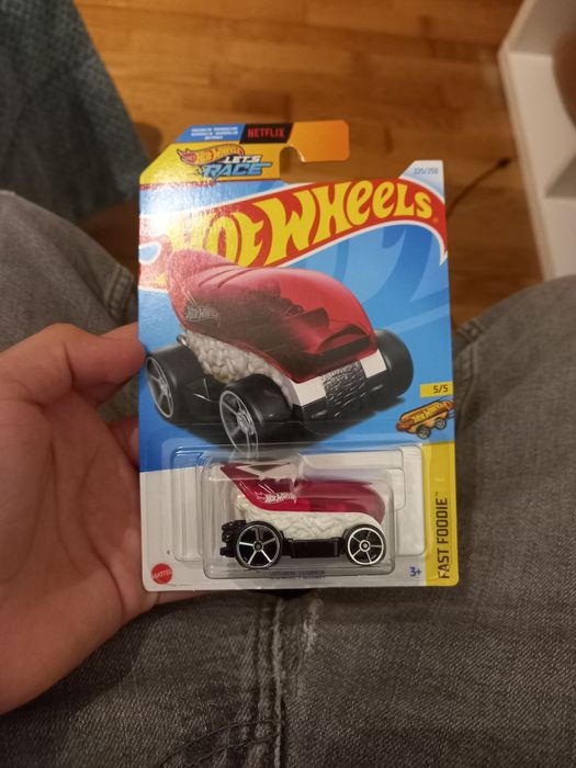 Carrinho hotwheels sushi