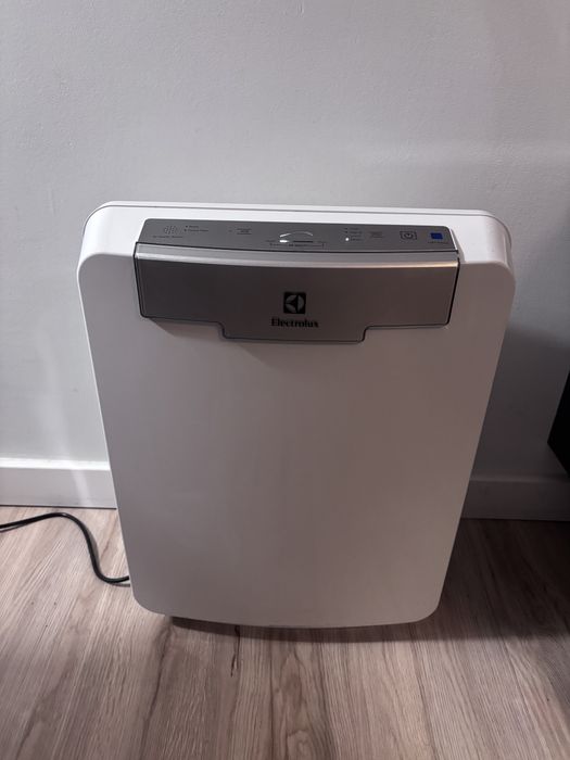 Oczyszczacz powietrza Elektrolux EAP300 z jonizacja