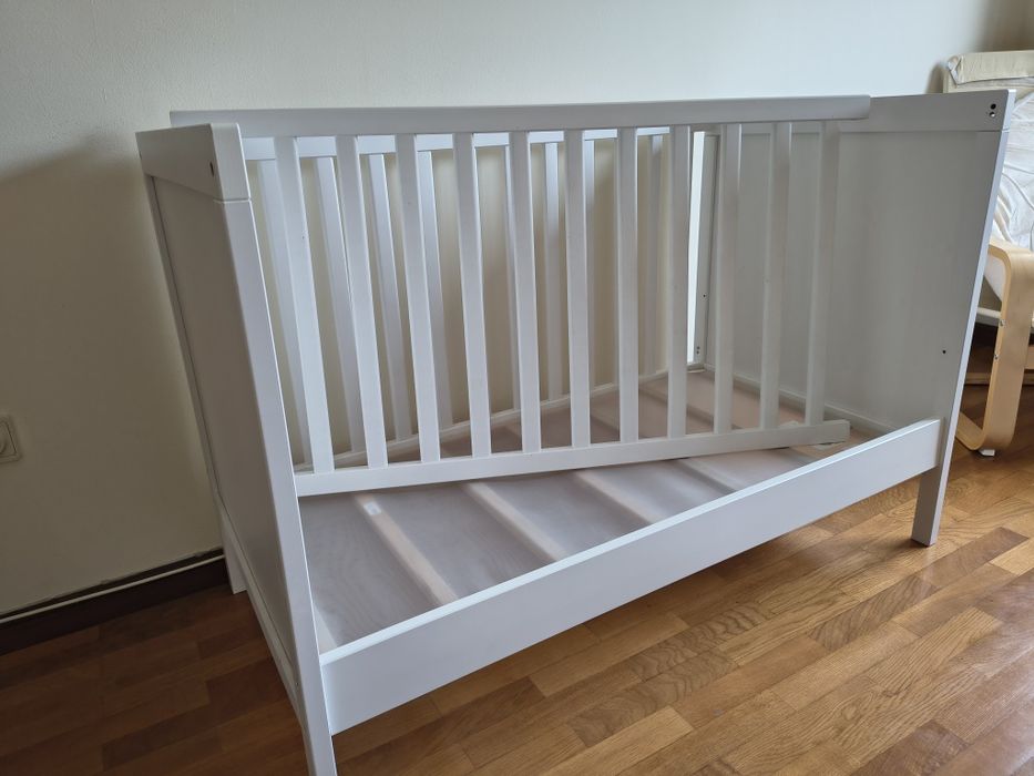 Berço Sundvik IKEA branco