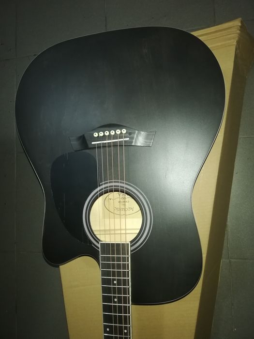 Guitarra western  preta