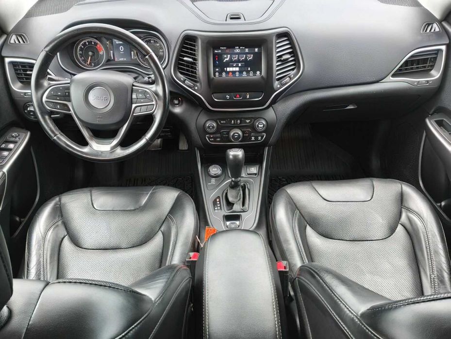 Jeep Cherokee Latitude Plus      2020