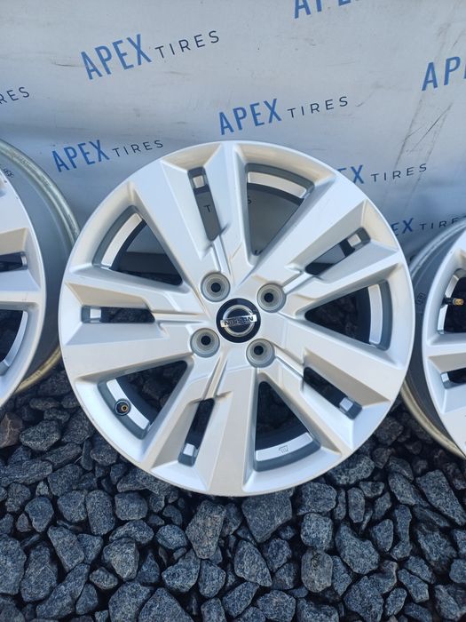 Комплект легкосплавних дисків Nissan 4/100 R16