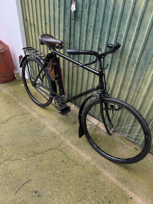 Bicicletas pasteleleira e militar suica