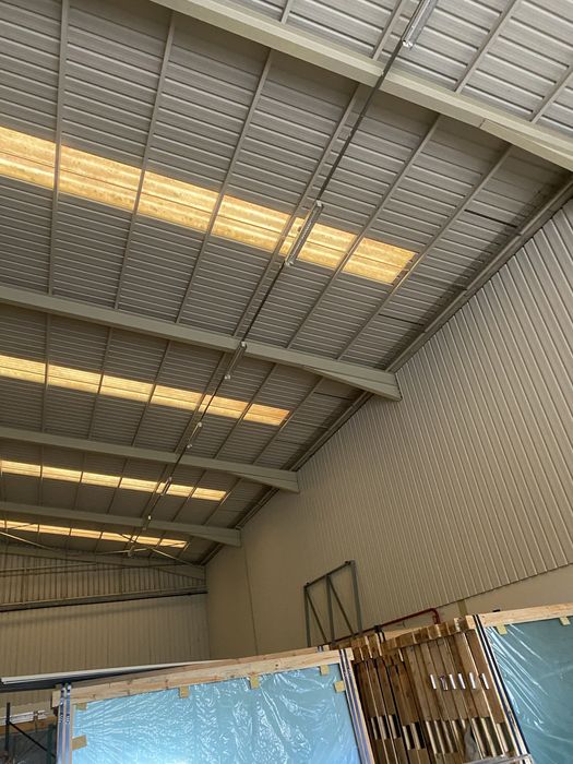 Aluga se armazens e terrenos  samora correia varias areas